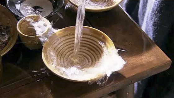 拥有10多套房产的包租婆,为何选择用粮食酿酒设备做酒?-02-资深酒鬼告诉你喝酒要讲究时辰,酒喝对了才养生4 拥有10多套房产的包租婆,为何选择用粮食酿酒设备做酒?-02-资深酒鬼告诉你喝酒要讲究时辰,酒喝对了才养生4