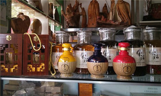 用雅大大型酿酒设备做薏米酒1年,日均营业额达8000元的秘密-09-薏米酒案例 用雅大大型酿酒设备做薏米酒1年,日均营业额达8000元的秘密-09-薏米酒案例