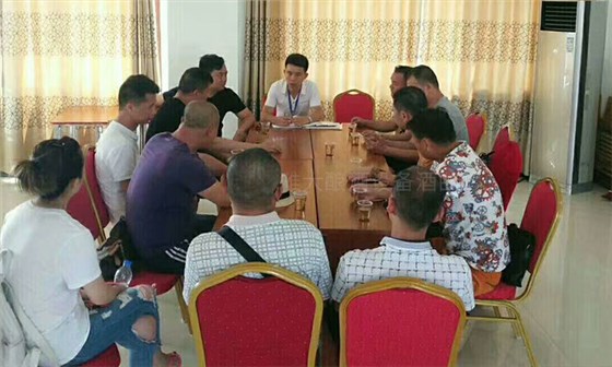 「人间大爱」为资助更多留守儿童 潘总选择用大型酿酒设备开酒厂-02 「人间大爱」为资助更多留守儿童 潘总选择用大型酿酒设备开酒厂-02