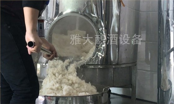大型酿酒设备制作桂花糯米甜酒酿的方法,用干桂花也可以做!-05 大型酿酒设备制作桂花糯米甜酒酿的方法,用干桂花也可以做!-05