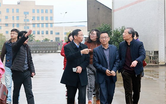 雅大果酒产业创新发展座谈会于12月4日在雅大隆重召开!-04 雅大果酒产业创新发展座谈会于12月4日在雅大隆重召开!-04