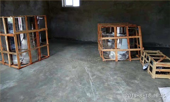 31-20年老师傅用雅大小型酒厂酿酒设备、地缸酿出“干净的酒”1 31-20年老师傅用雅大小型酒厂酿酒设备、地缸酿出“干净的酒”1
