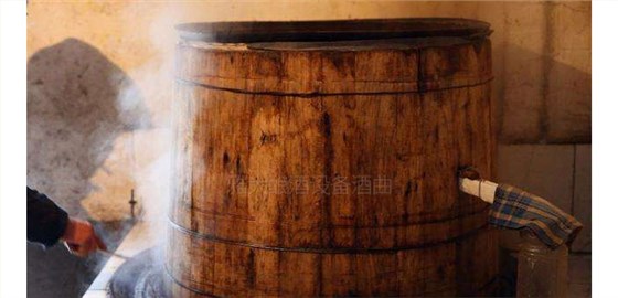 酿酒设备哪家好?酿酒老师傅告诉你做固态酒要注意这4点!-01 酿酒设备哪家好?酿酒老师傅告诉你做固态酒要注意这4点!-01