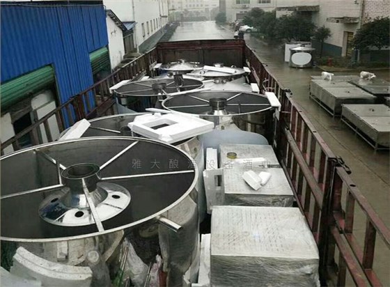 从事白酒行业10年的李总,为何要一次选购5套雅大大型酿酒设备?-01 从事白酒行业10年的李总,为何要一次选购5套雅大大型酿酒设备?-01