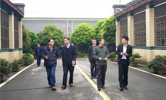 雅大科技董事长胡顺开带你探坊60年浓香老酒坊 雅大科技董事长胡顺开带你探坊60年浓香老酒坊
