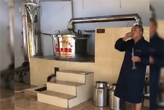 小型白酒设备：惊！原来中国果酒起源最早，蒸馏酒起源最晚