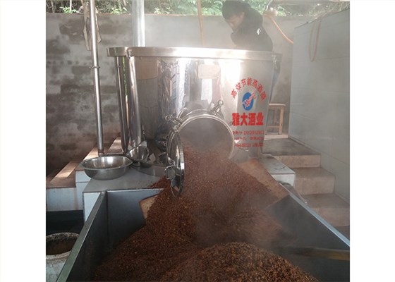 雅大固态全自动酿酒设备出料十分轻松 雅大固态全自动酿酒设备出料十分轻松