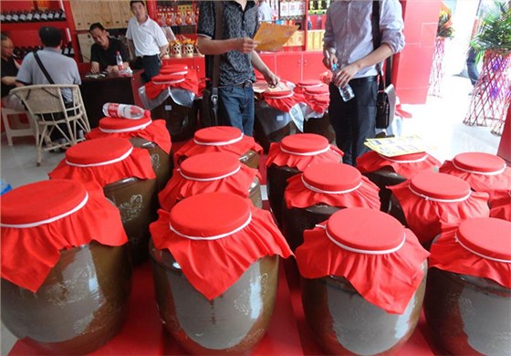 陈酿纯粮酒深受消费者喜爱 陈酿纯粮酒深受消费者喜爱