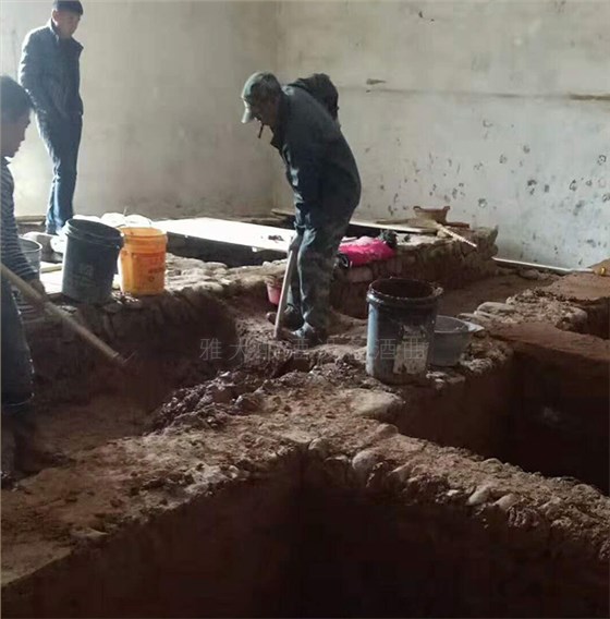 6.9用雅大全自动酿酒设备、混蒸混烧工艺酿造美味浓香型白酒8 浓香白酒酵池建设中 6.9用雅大全自动酿酒设备、混蒸混烧工艺酿造美味浓香型白酒8 浓香白酒酵池建设中