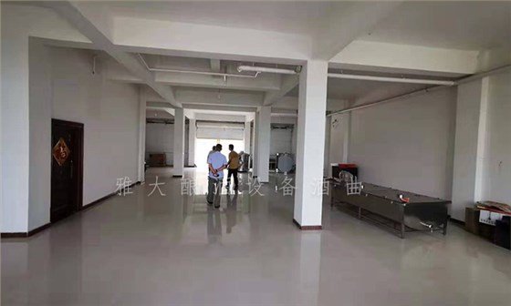 9.1-大地红纯粮酒业开业当天,用酿酒设备白酒做的酒都被销售一空-酒坊开业4 9.1-大地红纯粮酒业开业当天,用酿酒设备白酒做的酒都被销售一空-酒坊开业4