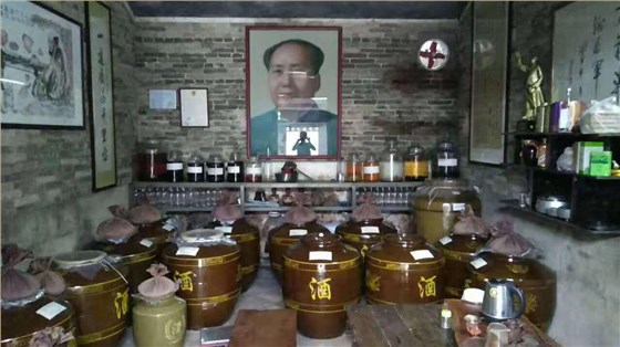 3-26 这样热气腾腾的蒸馏酿酒设备做酒场面,你的家乡还能看到吗? 4 3-26 这样热气腾腾的蒸馏酿酒设备做酒场面,你的家乡还能看到吗? 4