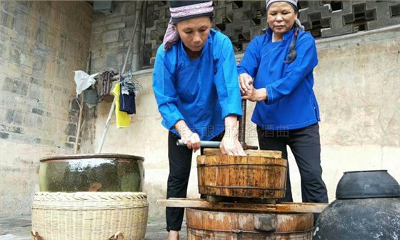 纯粮酿酒设备做酒多年的老师傅，9步教您做出正宗江西水酒 8