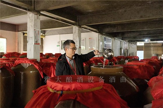 全自动酿酒设备酿造的白酒中含有哪些微量元素,来源于哪里? 1 全自动酿酒设备酿造的白酒中含有哪些微量元素,来源于哪里? 1