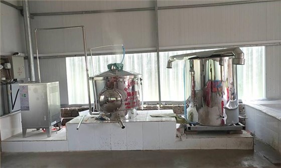 自从朱大哥换了这款小型白酒设备后,生意突然火了起来! 4 自从朱大哥换了这款小型白酒设备后,生意突然火了起来! 4