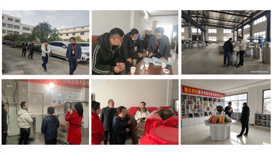 雅大学员在认真的听老师讲课4 雅大学员在认真的听老师讲课4