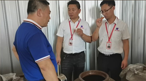 6.11雅大技术蒋总现场品酒提出改善建议 6.11雅大技术蒋总现场品酒提出改善建议