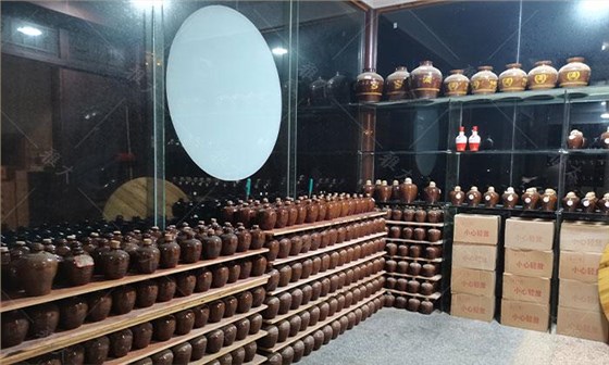 他引起白酒酿造设备,返乡当起酿酒师,致富路上酒香四溢 12 他引起白酒酿造设备,返乡当起酿酒师,致富路上酒香四溢 12