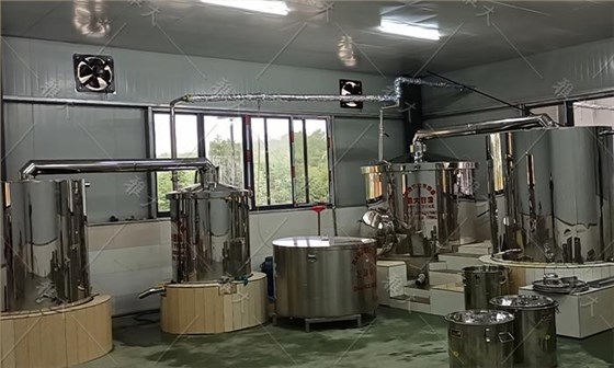 大型酿酒设备酒厂售酒新模式:线上线下齐发力,多措并举生意火 1 大型酿酒设备酒厂售酒新模式:线上线下齐发力,多措并举生意火 1