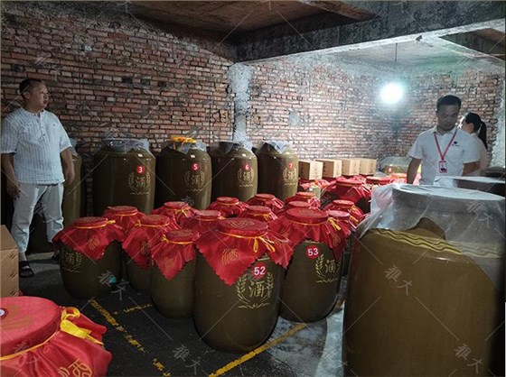 辞职返乡建酒庄,年销售额突破100万 6 辞职返乡建酒庄,年销售额突破100万 6