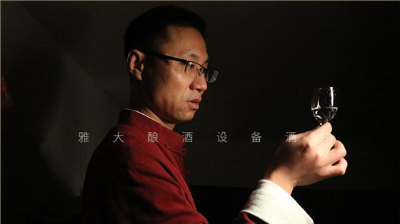 时间赋予白酒不可复制的特征,也给蒸馏酿酒设备酒坊带来更多利润1 时间赋予白酒不可复制的特征,也给蒸馏酿酒设备酒坊带来更多利润1