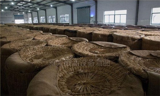 温度对小曲清香型白酒的口感、香气和出酒率有哪些影响？ 4