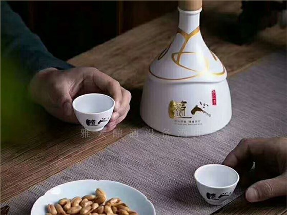 不加1滴香精，也能用小型酿酒设备酿出酒香浓郁的酒！