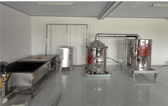 雅大酿酒设备厂家合作客户新疆叶河源红枣酒 3