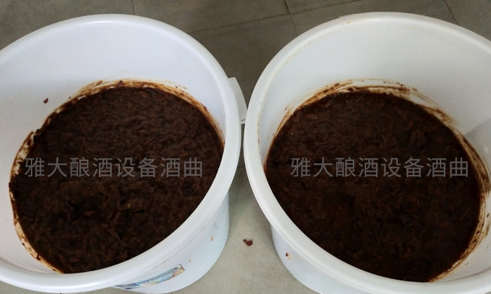 蒸酒设备——红枣打浆加水果酒曲发酵