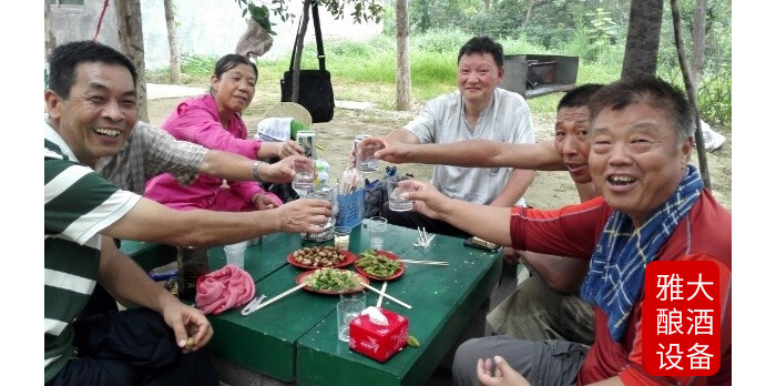 用酿酒新设备做的纯粮酒很多人不爱喝，原因有5点 4