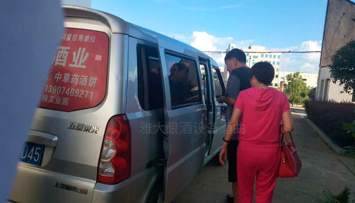 是什么让他舍弃羊毛厂,选择用酒厂酿酒设备做酒?03 是什么让他舍弃羊毛厂,选择用酒厂酿酒设备做酒?03