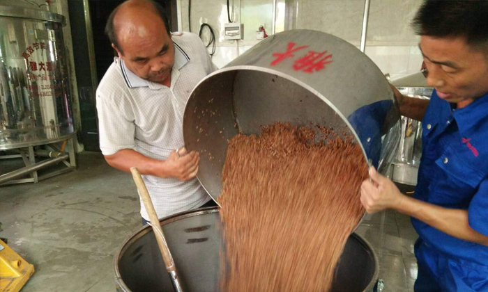 大手笔！雅大电加热酿酒设备厂准备2万斤高粱等您来实操酿酒-02