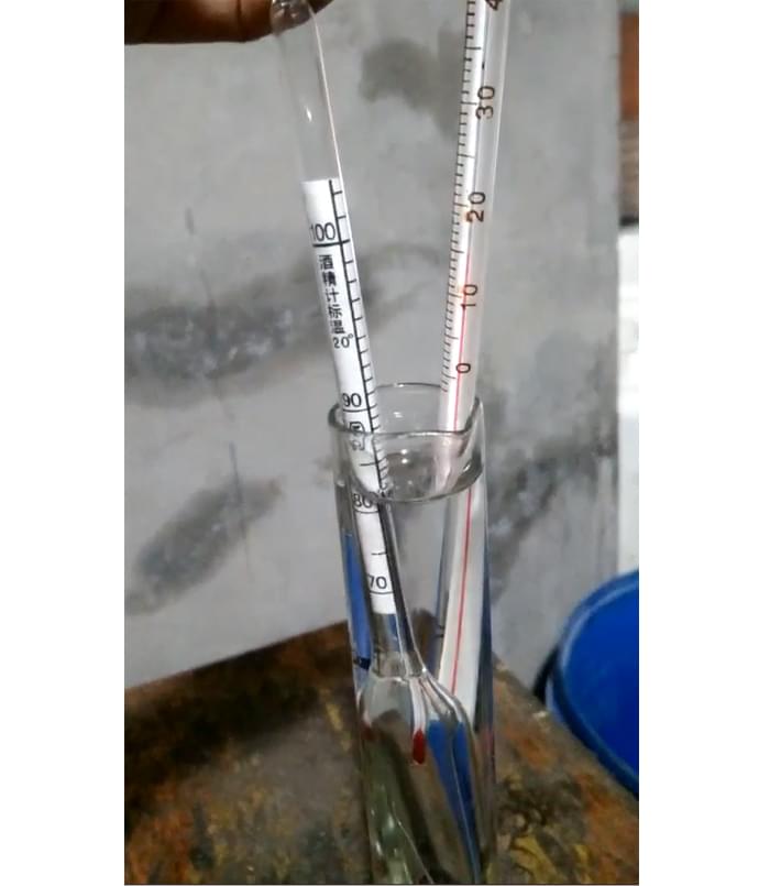 据说这款新工艺酿酒设备只出高度酒,真相是这样……-03测量酒度 据说这款新工艺酿酒设备只出高度酒,真相是这样……-03测量酒度