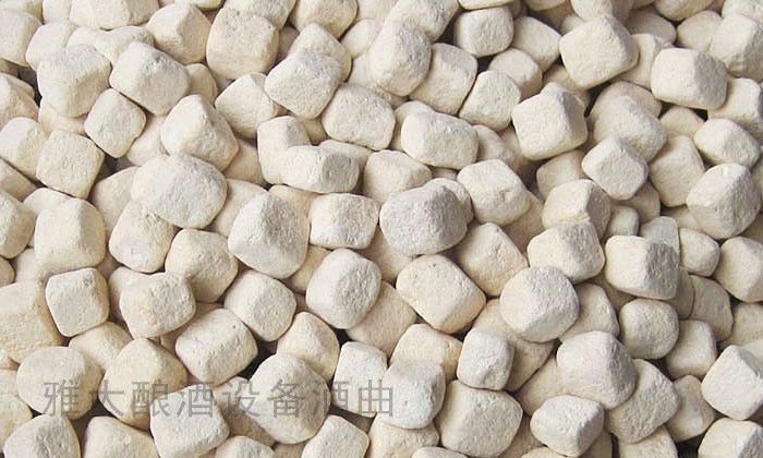 鱼儿离不开水,纯粮酒离不开好的酿酒新设备-01 鱼儿离不开水,纯粮酒离不开好的酿酒新设备-01