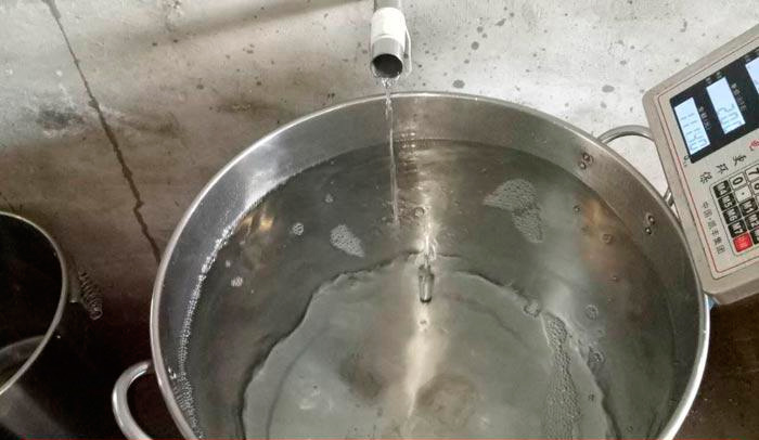 自己用玉米酿酒设备蒸制的玉米酒为什么喝了眼花?该怎么办?-05 自己用玉米酿酒设备蒸制的玉米酒为什么喝了眼花?该怎么办?-05
