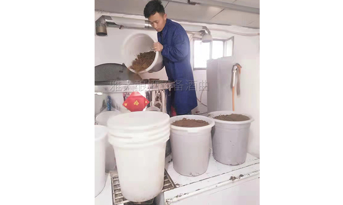 2590后酿酒小白用酿酒蒸馏设备做酒1年,散酒50元斤,生意火爆!蒸酒2 2590后酿酒小白用酿酒蒸馏设备做酒1年,散酒50元斤,生意火爆!蒸酒2