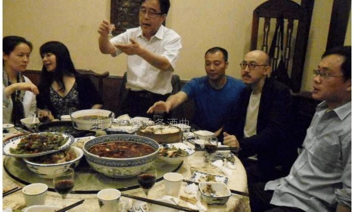 懂喝酒的人,能更好的将酒销出去 懂喝酒的人,能更好的将酒销出去