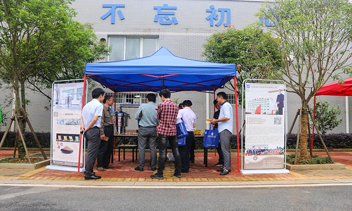▲科技活动周雅大科技展位 ▲科技活动周雅大科技展位