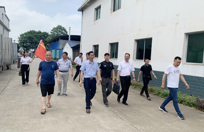 酒业协会成员参观雅大科技厂区 酒业协会成员参观雅大科技厂区