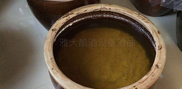 发酵完成即可用雅大高粱酿酒设备蒸馏 发酵完成即可用雅大高粱酿酒设备蒸馏
