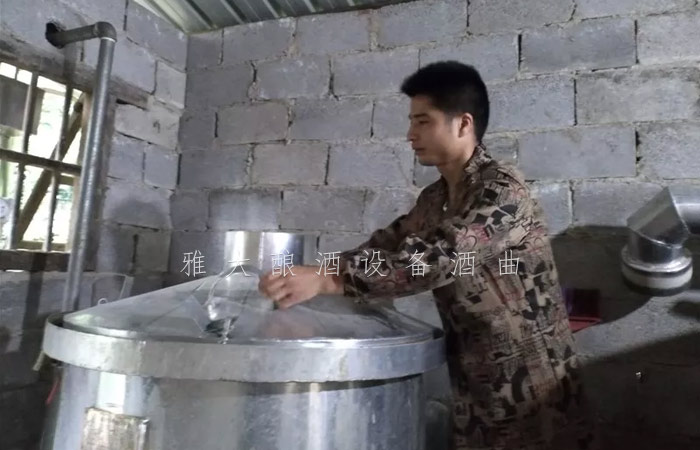 8.25-兵哥哥用雅大制酒设备酿出湄江招牌旅游产品,月净赚3万3 8.25-兵哥哥用雅大制酒设备酿出湄江招牌旅游产品,月净赚3万3