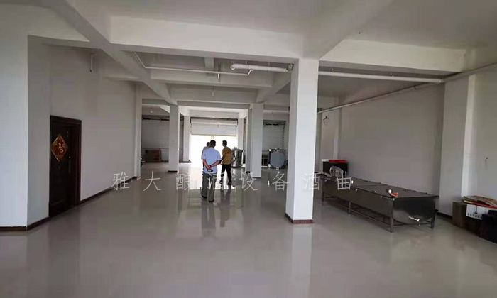 9.1-大地红纯粮酒业开业当天,用酿酒设备白酒做的酒都被销售一空-酒坊开业4 9.1-大地红纯粮酒业开业当天,用酿酒设备白酒做的酒都被销售一空-酒坊开业4
