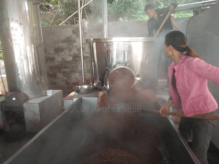 雅大侧开口粮食酿酒设备 雅大侧开口粮食酿酒设备