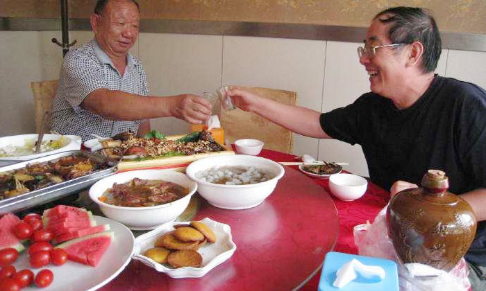 酿酒设备厂家:聚会“一直喝”练成手册,与醉酒说拜拜。2 酿酒设备厂家:聚会“一直喝”练成手册,与醉酒说拜拜。2