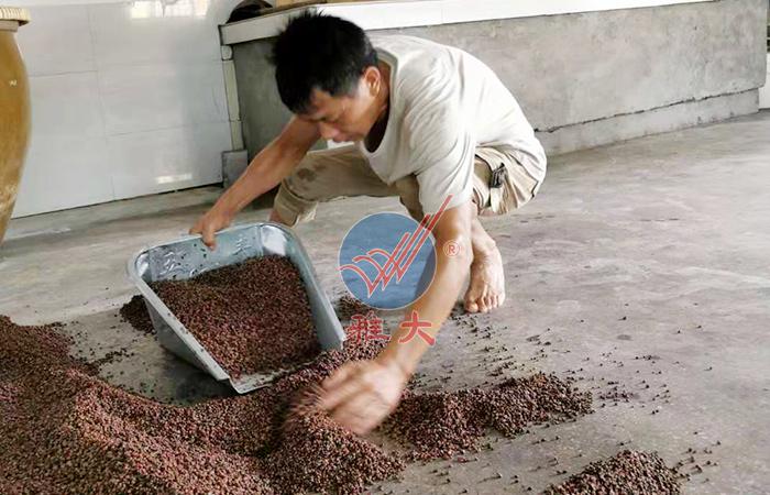 开个酒厂利润大吗 农村酿酒躺着也能赚钱的4大销售方法 2 开个酒厂利润大吗 农村酿酒躺着也能赚钱的4大销售方法 2