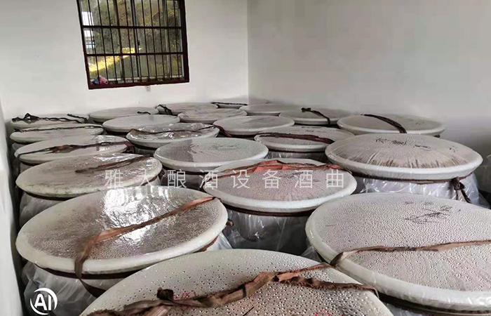 “蒸酒磨豆腐,不敢逞师傅” 用酿酒机器做酒40年的老师傅这样说 1 “蒸酒磨豆腐,不敢逞师傅” 用酿酒机器做酒40年的老师傅这样说 1