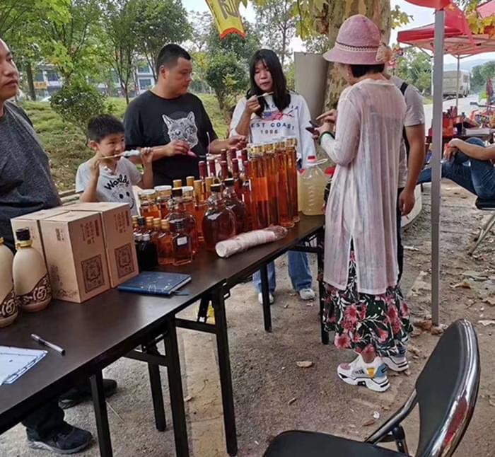 “新型酿酒设备移动小酒坊”撬动“大就业” 05 “新型酿酒设备移动小酒坊”撬动“大就业” 05
