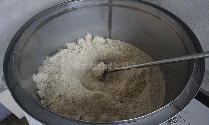 纯粮酿酒设备做酒多年的老师傅,9步教您做出正宗江西水酒 4 纯粮酿酒设备做酒多年的老师傅,9步教您做出正宗江西水酒 4