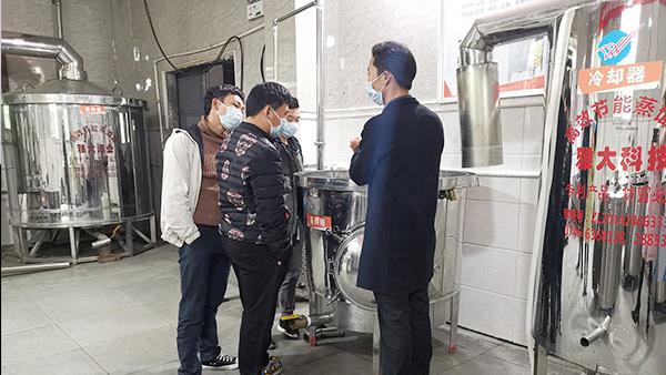 烟酒茶行老板用电加热酿酒设备开酒坊,还是纯粮酒市场大 3 烟酒茶行老板用电加热酿酒设备开酒坊,还是纯粮酒市场大 3