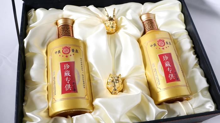 民间蒸酒设备酒坊,该给您酿造的纯粮酒上“包装”了! 民间蒸酒设备酒坊,该给您酿造的纯粮酒上“包装”了!