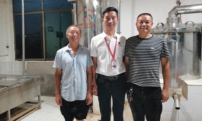 他引起白酒酿造设备,返乡当起酿酒师,致富路上酒香四溢 8 他引起白酒酿造设备,返乡当起酿酒师,致富路上酒香四溢 8